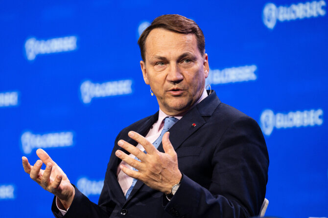 Radoslawas Sikorskis / CTK
