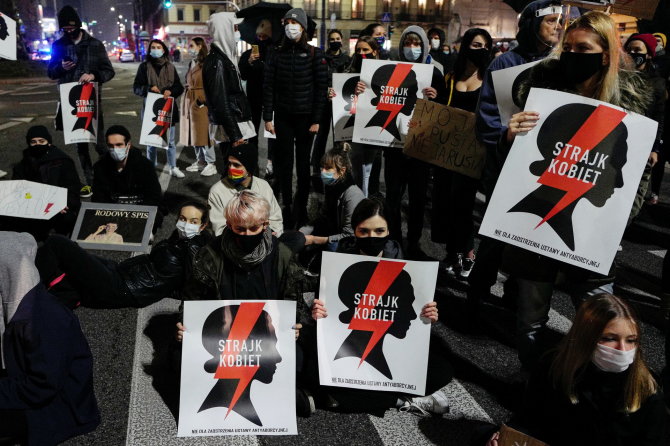 „Reuters“/„Scanpix“ nuotr./Protestai Lenkijoje