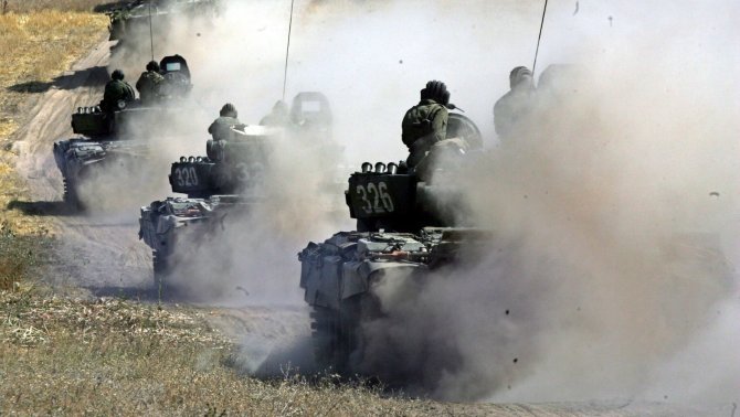 AFP/„Scanpix“ nuotr./Rusijos tankai