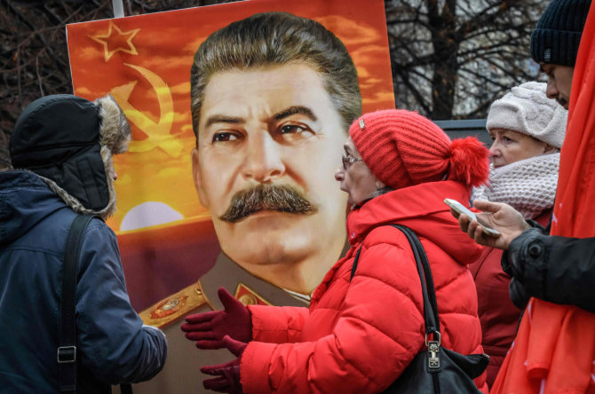 AFP/„Scanpix“ nuotr./Josifo Stalino gerbėjai Rusijoje