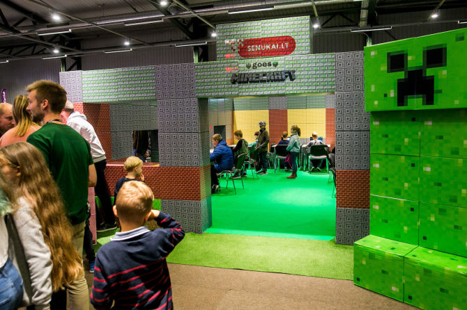 „Senukai.lt" nuotr./Iš dėžių pastatytas realaus dydžio „Minecraft“ namas