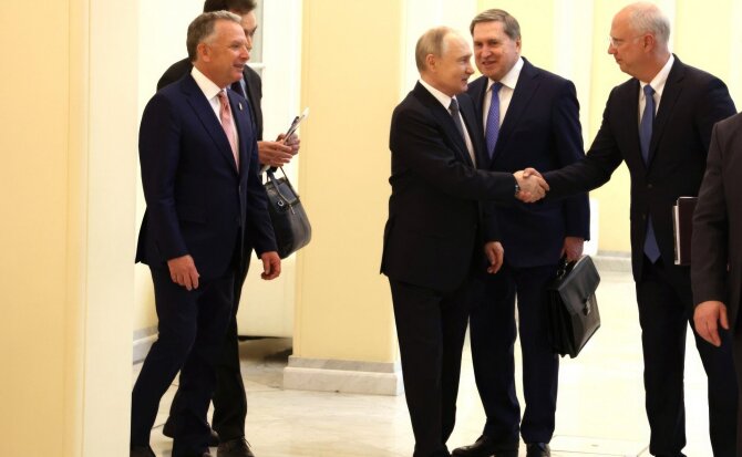 Steve'as Witkoffas su V. Putinu / Vyacheslav Prokofyev/Kremlin Poo / ZUMAPRESS.com
