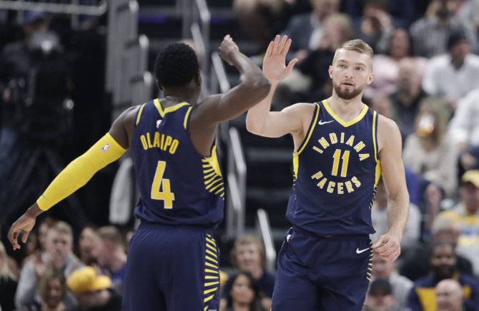 AFP/„Scanpix“ nuotr./Victoras Oladipo ir Domantas Sabonis