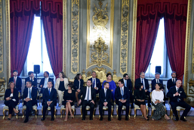 AFP/„Scanpix“ nuotr./Naujasis Italijos ministrų kabinetas