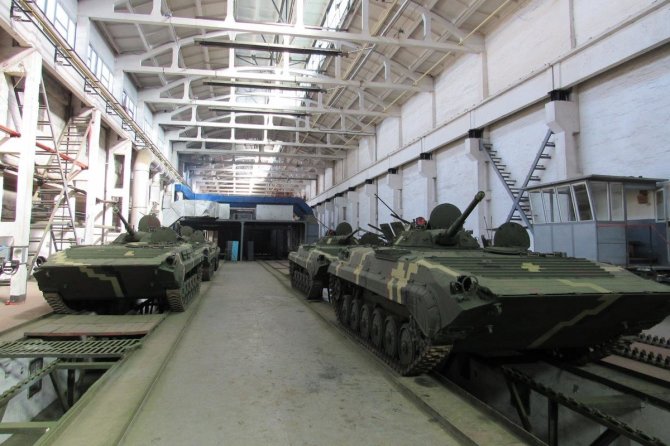 „Ukroboronprom“ nuotr./Asociatyvinė nuotr./Kai kurios ginklų gamyklos Ukrainoje yra visiškai po žeme, kai kurios - tik gerai užmaskuotos
