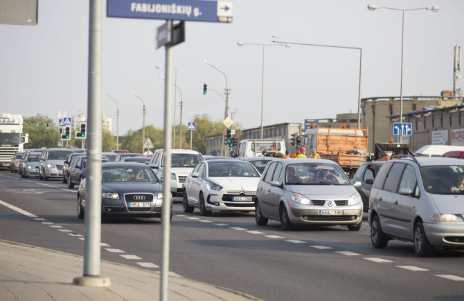 Luko Balandžio/15min.lt nuotr./Automobilių spūstis