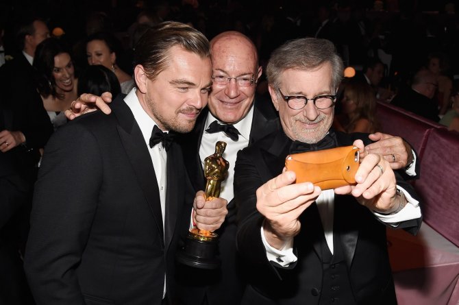 AFP/„Scanpix“ nuotr./Leonardo DiCaprio, Arnonas Milchanas ir Stevenas Spielbergas