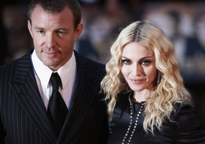 „Reuters“/„Scanpix“ nuotr./Madonna ir Guy Ritchie (2008 m.)
