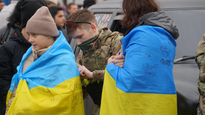 Oleksijaus Hodzenkos/Ukrainos Gynybos ministerijos nuotr./Išlaisvintas Chersonas ir Antonivkos tiltas