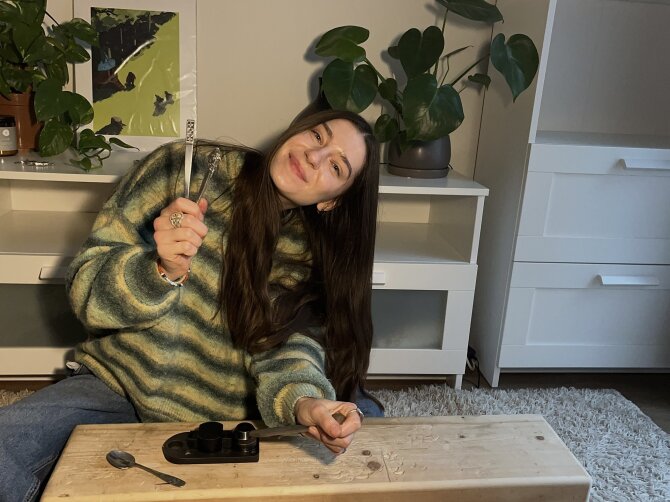 Asmeninė nuotr./Ieva ir jos iš šaukštų gaminami žiedai