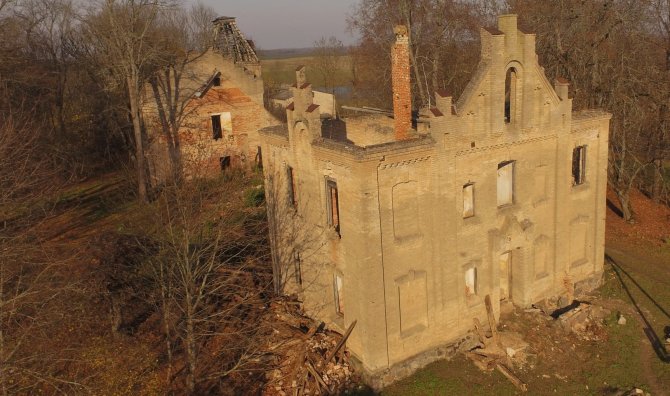 „Inovatorių slėnio“ nuotr./Restauruojamas Kamariškių dvaras virs menininkų kūrybos erdve