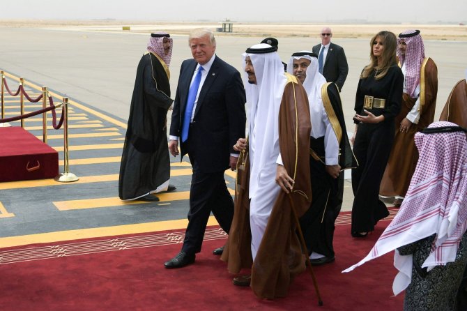 AFP/„Scanpix“ nuotr./Donaldas Trumpas Saudo Arabijoje