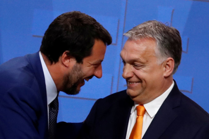 „Reuters“/„Scanpix“ nuotr./Matteo Salvini ir Viktoras Orbanas
