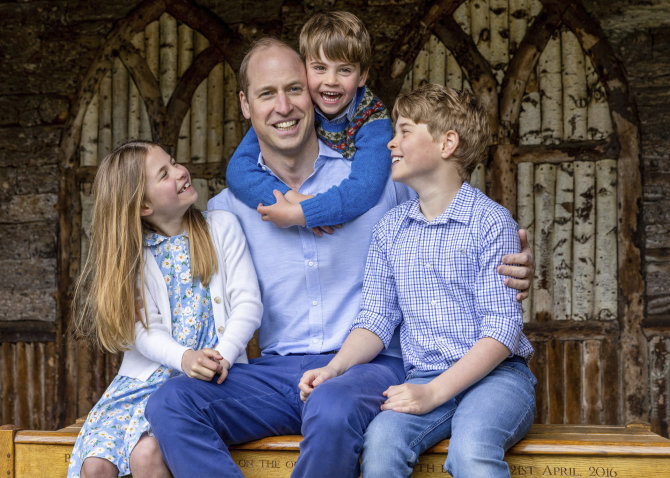 „Scanpix“/AP nuotr./Velso princas Williamas su vaikais