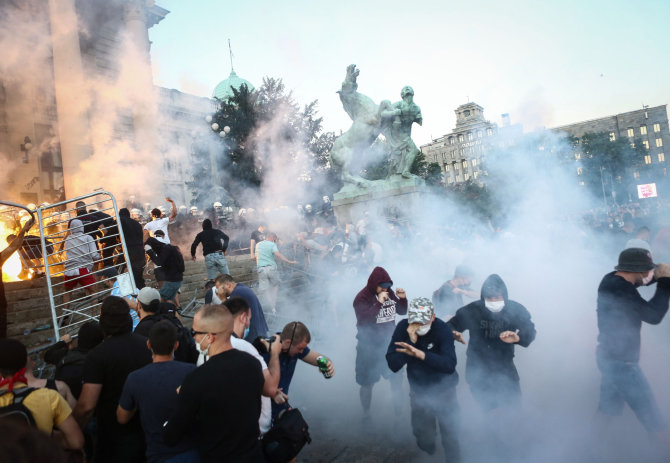 AFP/„Scanpix“ nuotr./Protestai Belgrade