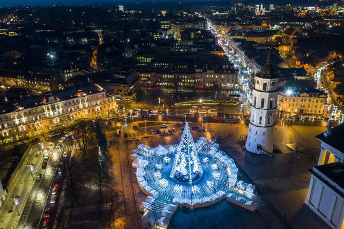 Luko Balandžio / 15min nuotr./Kalėdų eglė Vilniuje iš paukščio skrydžio