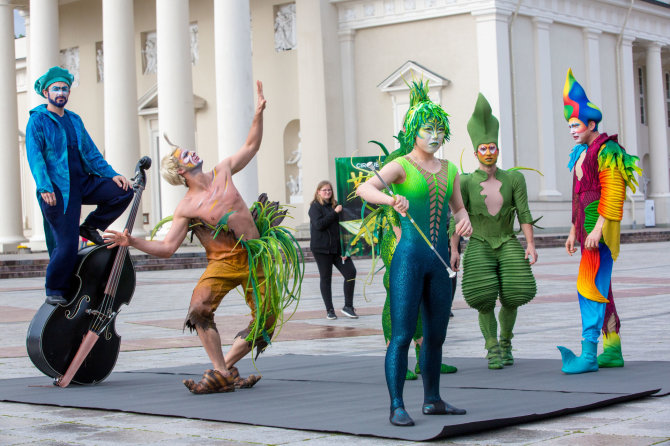 Vidmanto Balkūno / 15min nuotr./„Cirque du Soleil“ pasirodymas Vilniaus centre