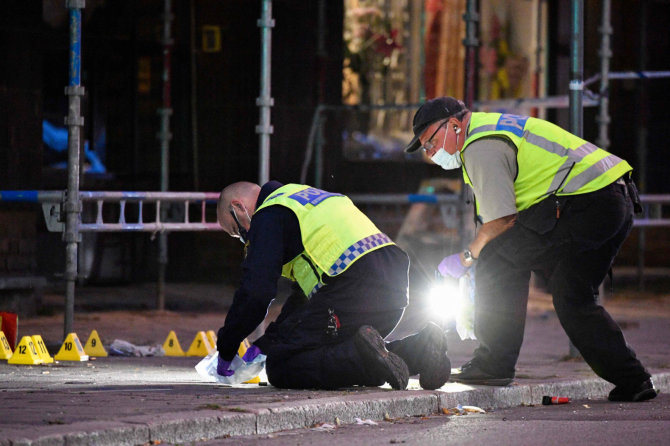 AFP/„Scanpix“ nuotr./Švedijos policija įvykio vietoje