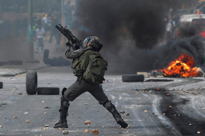 Shutterstock/Israeli Soldier