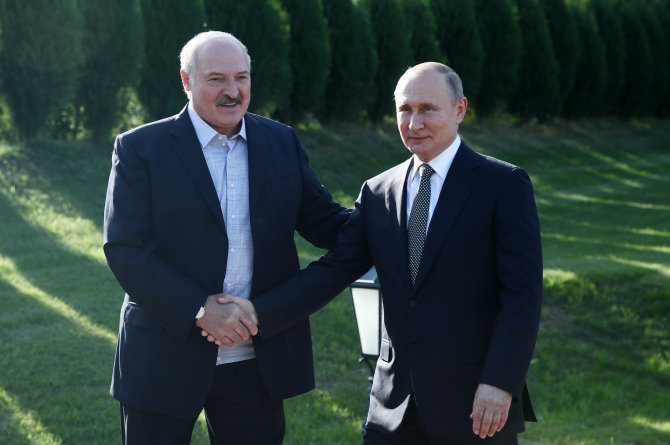 „Scanpix“/AP nuotr./Vladimiras Putinas ir Aliaksandras Lukašenka