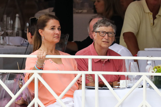 Vida Press nuotr./Melinda ir Billas Gatesai