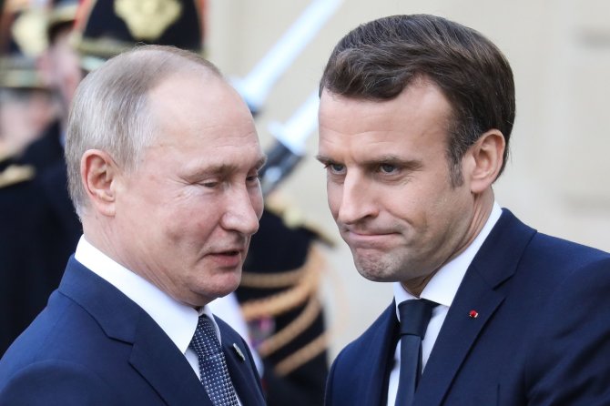 AFP/„Scanpix“ nuotr./Vladimiras Putinas ir Emmanuelis Macronas