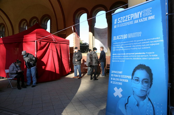 „Reuters“/„Scanpix“ nuotr./Vakcinacija Lenkijoje