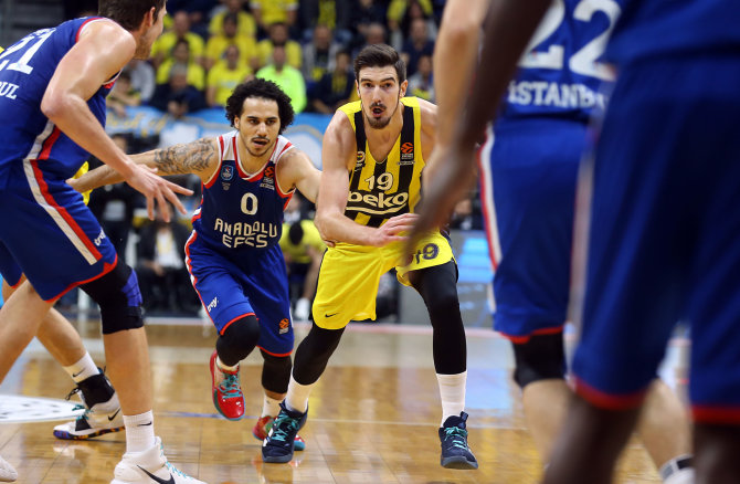 Getty Images/Euroleague.net nuotr./Shane'as Larkinas ir Nando De Colo