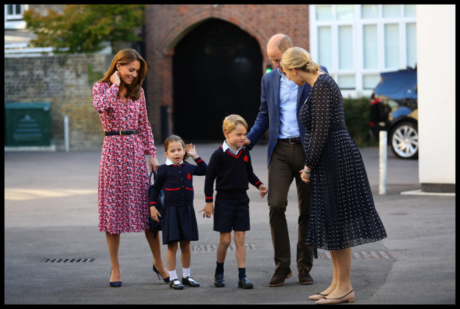 „Scanpix“ nuotr./Princesė Charlotte su tėvais ir broliu