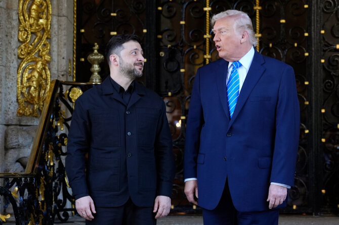 AFP/„Scanpix“ nuotr./Donaldo Trumpo ir Volodymyro Zelenskio susitikimas