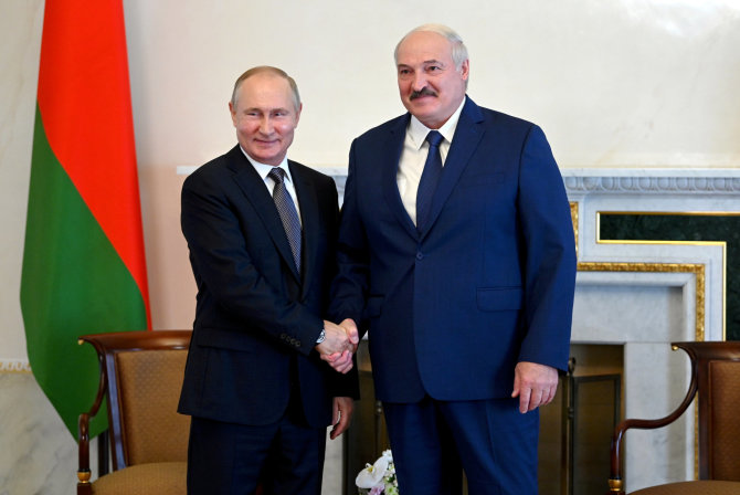 „Scanpix“/ITAR-TASS nuotr./Vladimiras Putinas ir Aliaksandras Lukašenka