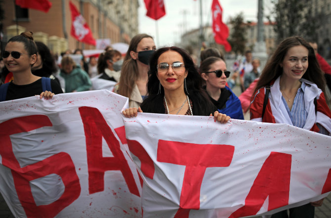 „Scanpix“/ITAR-TASS nuotr./Moterų protestas Baltarusijoje