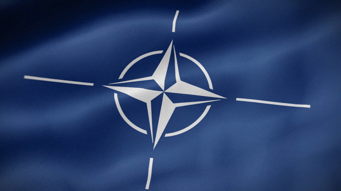 NATO vėliava