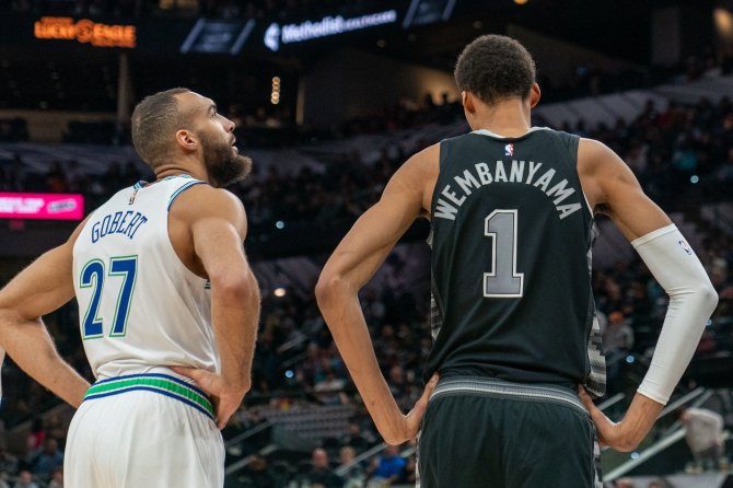 AFP/„Scanpix“ nuotr./Rudy Gobert'as ir Victoras Wembanyama