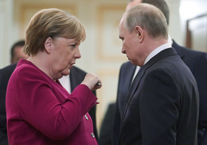 „Scanpix“ nuotr./Angela Merkel ir Vladimiras Putinas