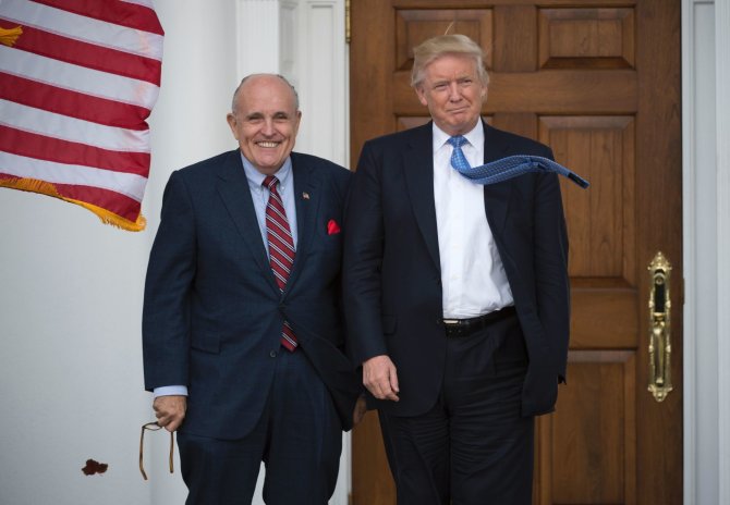 AFP/„Scanpix“ nuotr./Rudy Giuliani ir Donaldas Trumpas