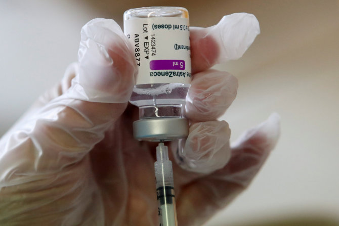 „Reuters“/„Scanpix“ nuotr./„AstraZeneca“ vakcina