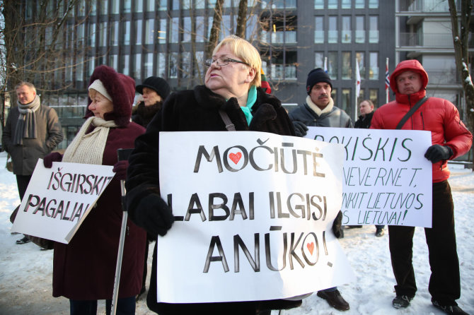 Juliaus Kalinsko / 15min nuotr./Protestas prie Norvegijos ambasados