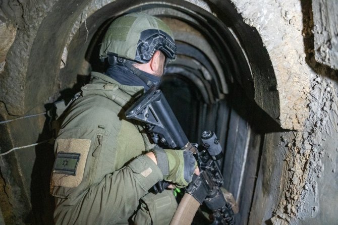 „Mannie's War Room“/„Telegram“/Izraelio kariai rado didžiausią „Hamas“ raketų gamyklą Gazos Ruože