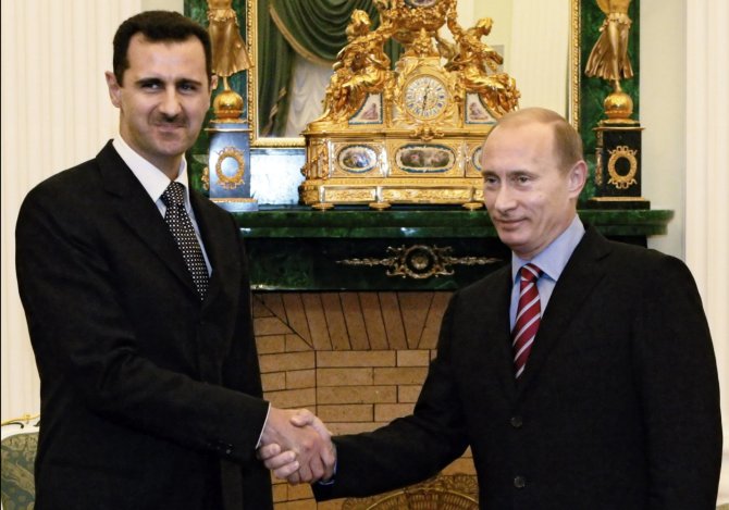 „Scanpix“/AP nuotr./Basharas Assadas ir Vladimiras Putinas
