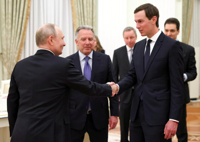 Scanpix nuotr./Vladimiras Putinas, Steve'as Witkoffas, Jaredas Kushneris