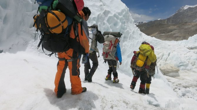 „Reuters“/„Scanpix“ nuotr./Kopimas į Everestą