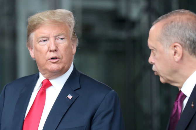 „Reuters“/„Scanpix“ nuotr./Donaldas Trumpas ir Recepas Tayyipas Erdoganas