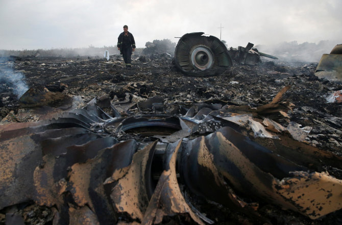 „Reuters“/„Scanpix“ nuotr./Lėktuvo MH17 nuolaužos