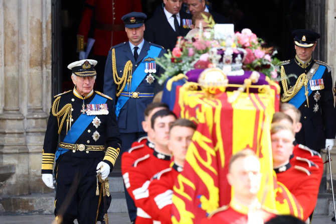 „Reuters“/„Scanpix“ nuotr./Britanija ir pasaulis atsisveikina su karaliene Elžbieta II