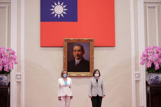 Reuters/Scanpix photo/Nancy Pelosi with Taiwan President Tsai Ing-wen