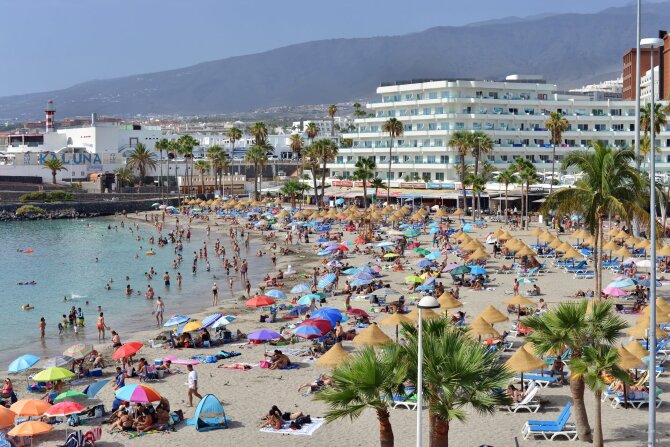 Teal Sun / Shutterstock.com nuotr. / La Pinta paplūdimys, Tenerifė