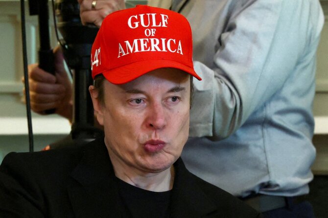 Elonas Muskas / Evelyn Hockstein / REUTERS