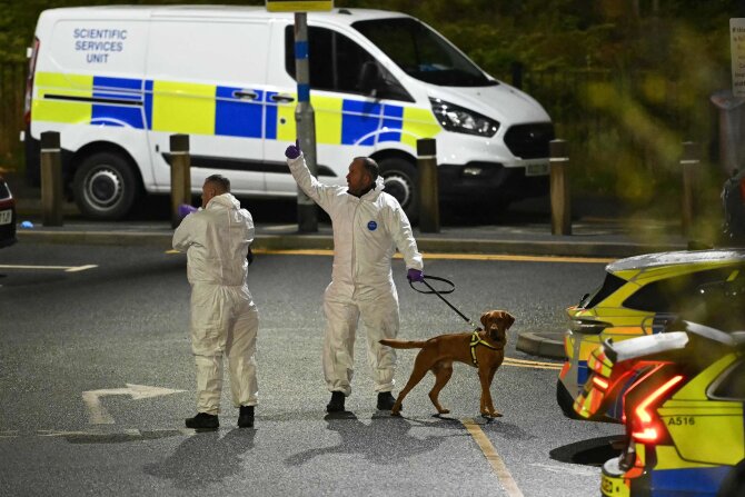 AFP/„Scanpix“ nuotr./Į Londoną vykusiame traukinyje vyras peiliu badė žmones