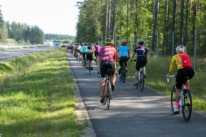 Juliaus Kalinsko / 15min nuotr./Moterų 100 km žygis dviračiais